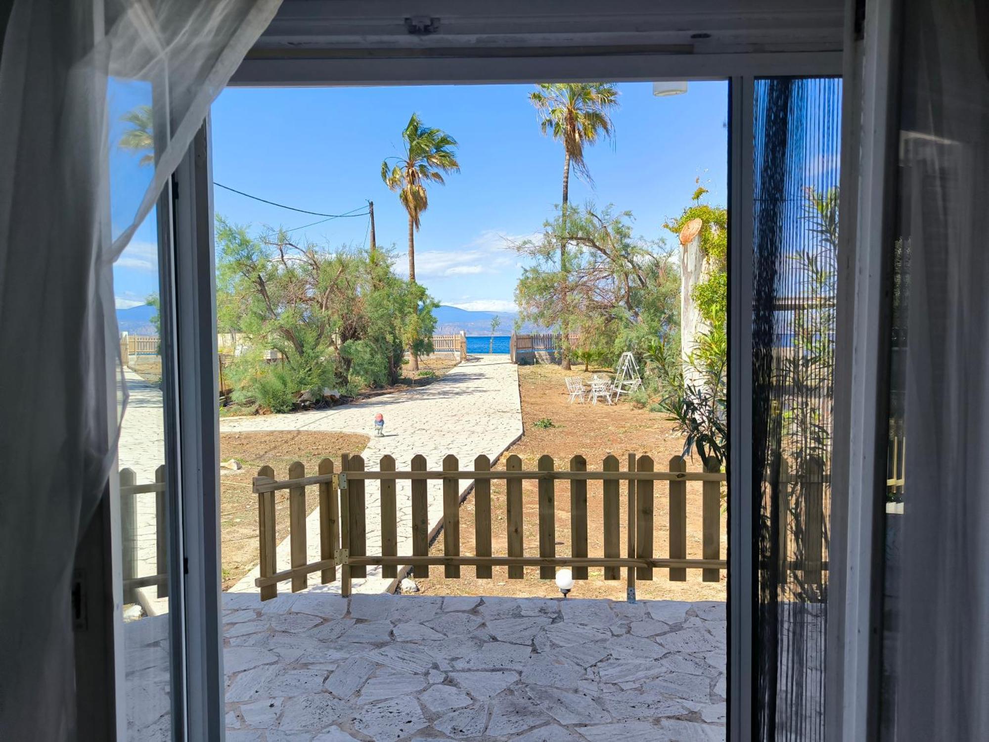 Palm Tree House By The Beach Skhoínos Εξωτερικό φωτογραφία